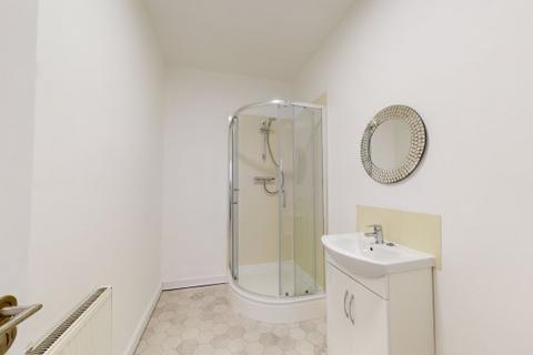 3 bedroom house share to rent, The Globe
