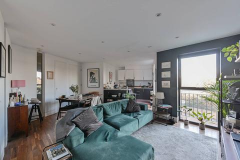 2 bedroom flat for sale, Bedford Hill, Balham, London, SW12