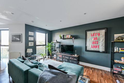 2 bedroom flat for sale, Bedford Hill, Balham, London, SW12