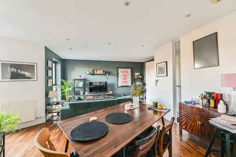 2 bedroom flat for sale, Bedford Hill, Balham, London, SW12