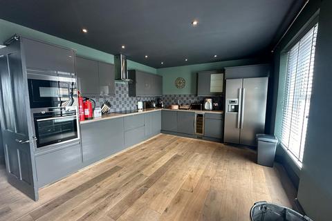 undefined, The Square, Braunton EX33