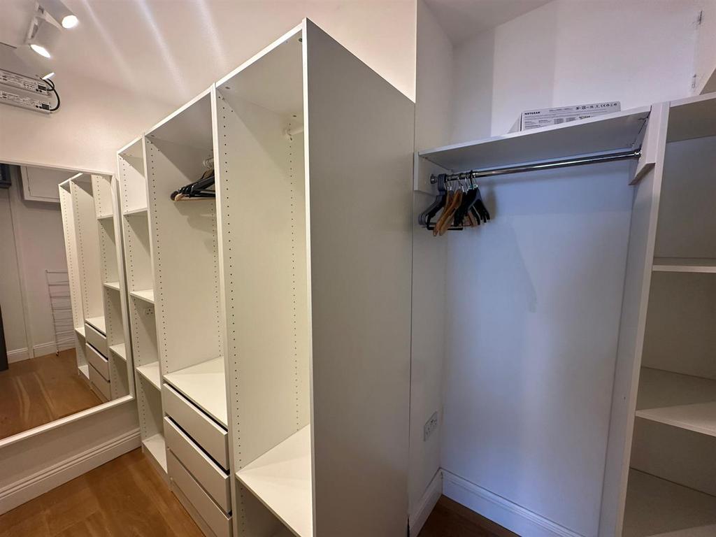 Bedroom 2 walk in wardrobe