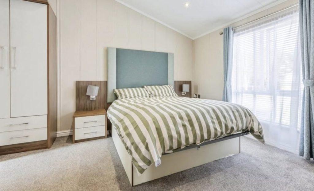 Modern Spacious Lodge On Felmoor Master