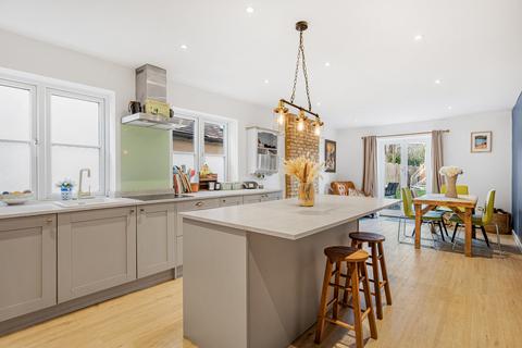 5 bedroom detached house for sale, High Street, Chalgrove, OX44