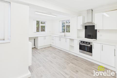 3 bedroom semi-detached house for sale, Travis Road, East Riding of Yorkshire HU16