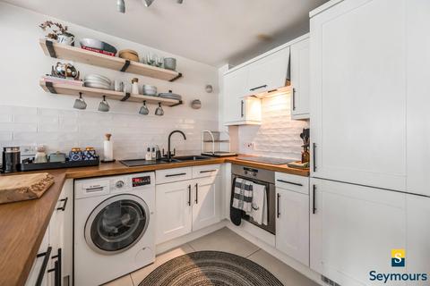 2 bedroom flat for sale, Faraday Road, Surrey GU1