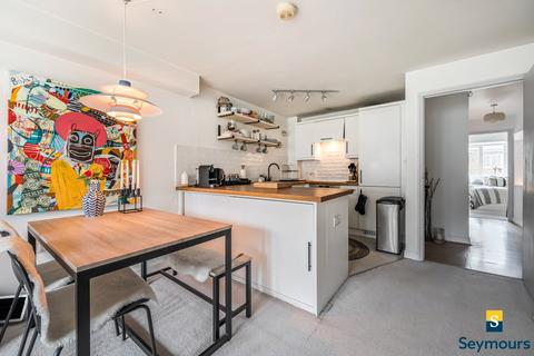 2 bedroom flat for sale, Faraday Road, Surrey GU1