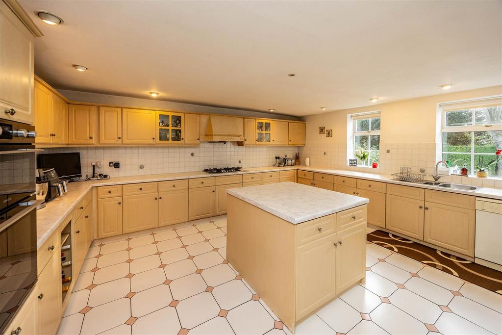 Dining kitchen
