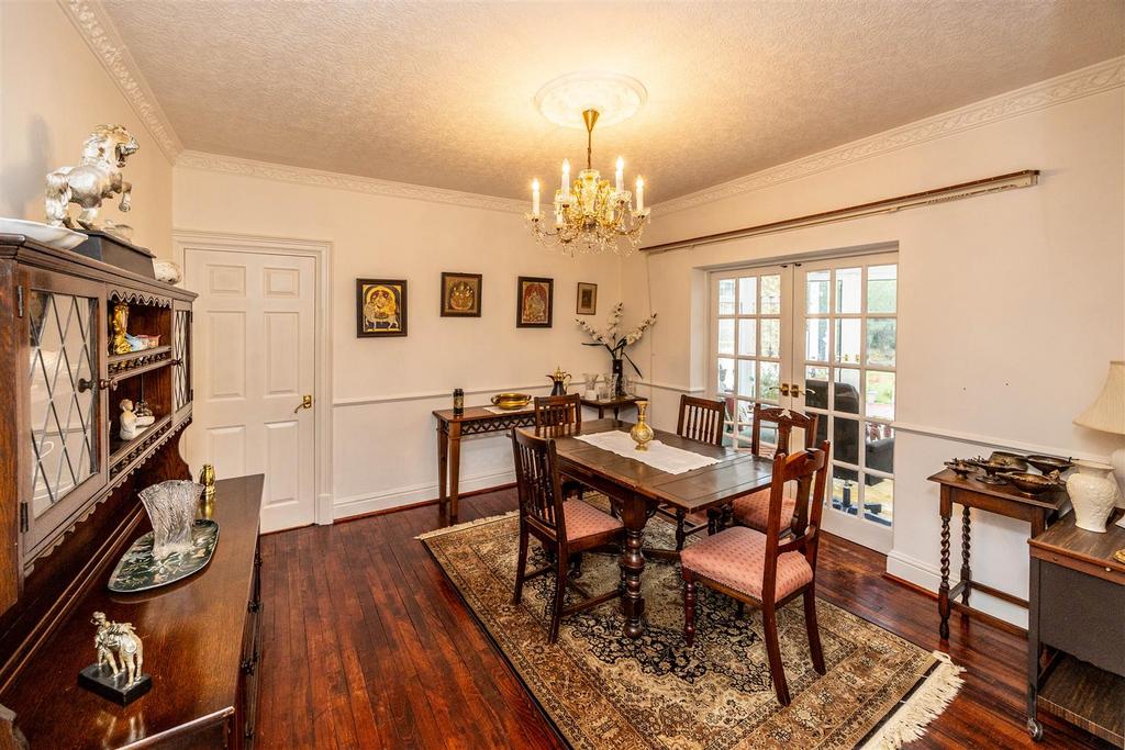Formal dining room