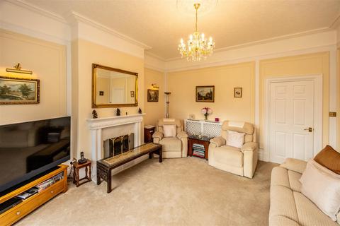 4 bedroom house for sale, Woodside Road, Huddersfield HD4