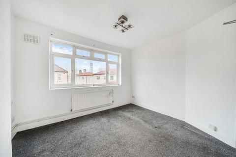 undefined, Walnut Tree Avenue, Mitcham CR4