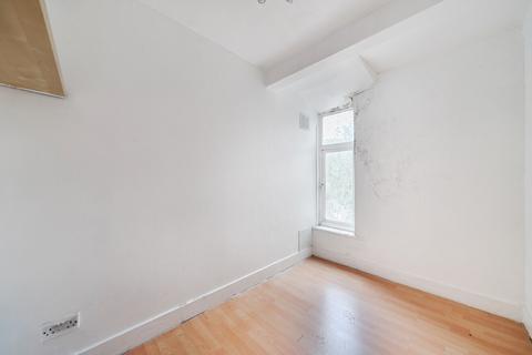undefined, Walnut Tree Avenue, Mitcham CR4