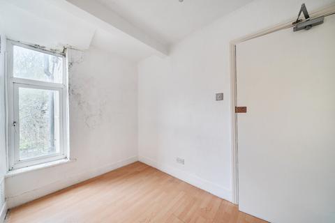 undefined, Walnut Tree Avenue, Mitcham CR4