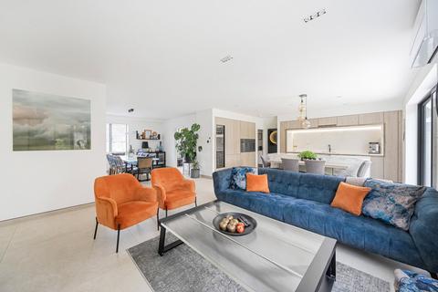 5 bedroom detached house for sale, Orchard Close, East Horsley, KT24