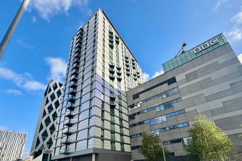 Pink, Media City Uk, M50