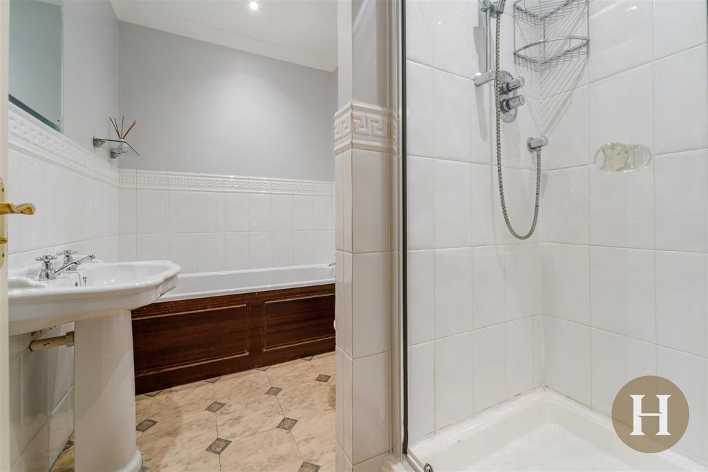 Hadleigh Estate Agents-32.jpg