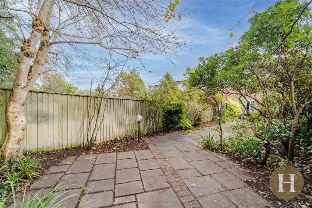 Hadleigh Estate Agents-45.jpg