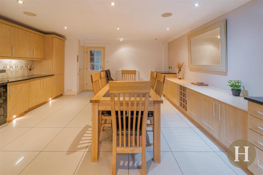 Hadleigh Estate Agents-7.jpg