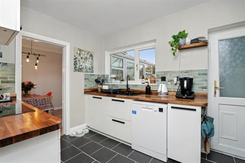 3 bedroom semi-detached house for sale, England Crescent, Leamington Spa