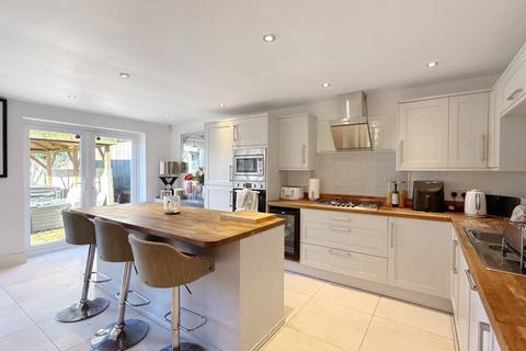 5 bedroom detached house for sale, Bailey Lane, Bolton, Greater Manchester, BL2 5EN