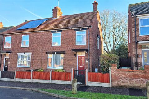 3 bedroom semi-detached house for sale, Roslyn Road, Gorleston