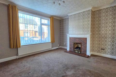 3 bedroom semi-detached house for sale, Roslyn Road, Gorleston