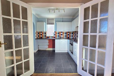 3 bedroom semi-detached house for sale, Roslyn Road, Gorleston