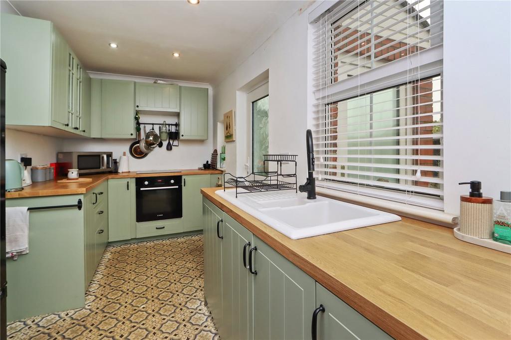 Kitchen Pic 1