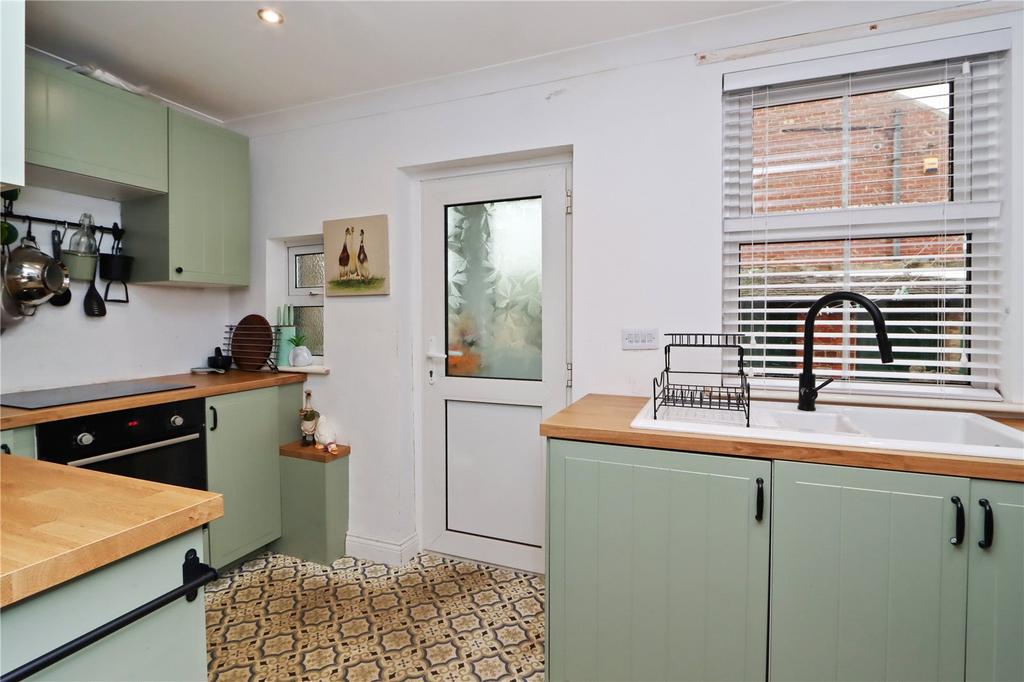 Kitchen Pic 2