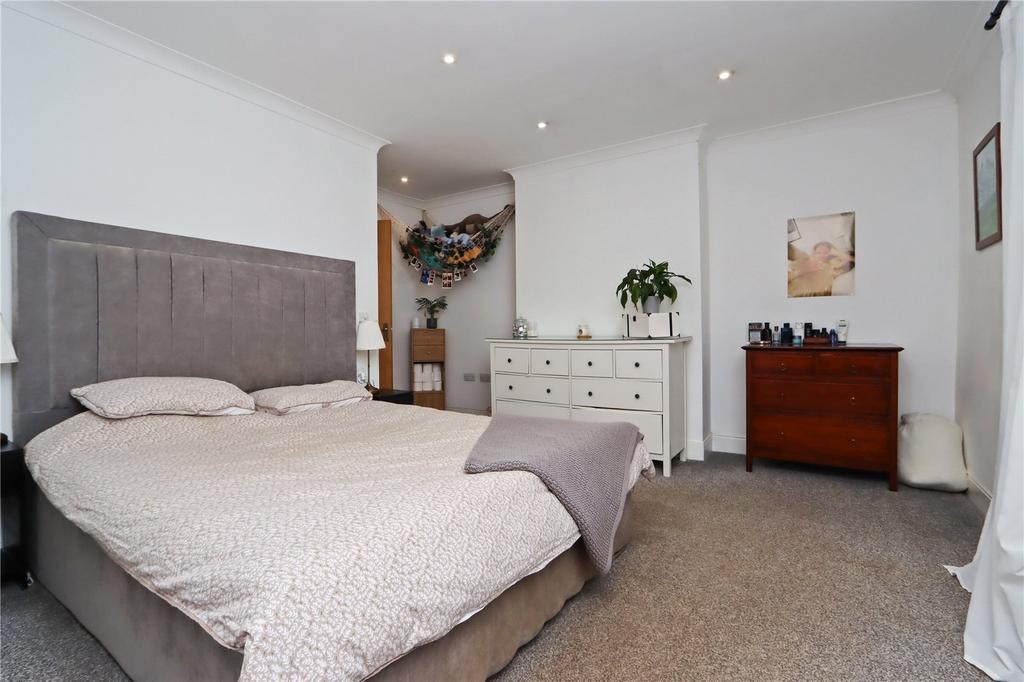 Bedroom One Pic 2