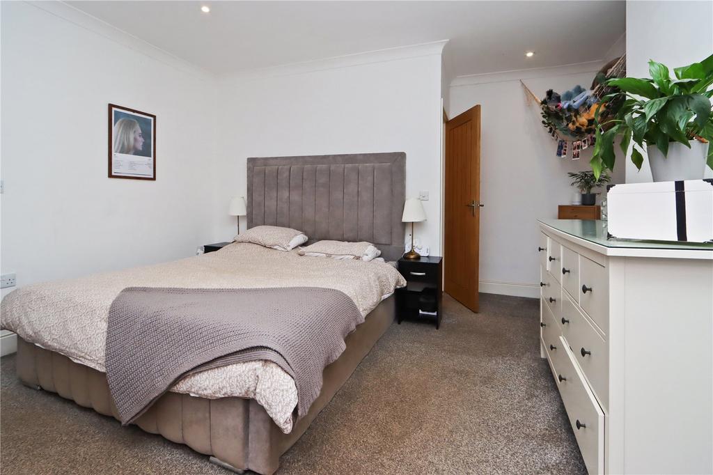Bedroom One Pic 3