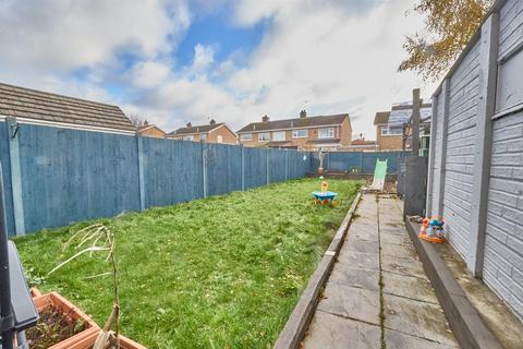 3 bedroom semi-detached house for sale, Moray Close, Hinckley