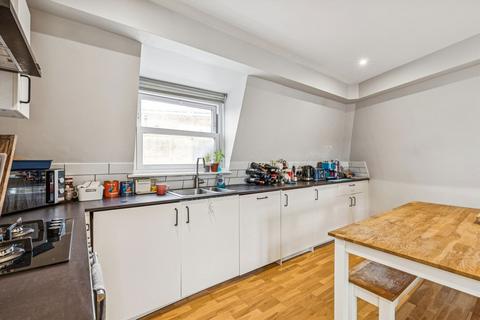1 bedroom flat for sale, Plough Road, London SW11
