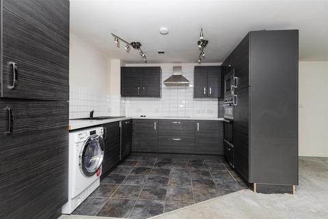 2 bedroom apartment for sale, Halifax Road, Huddersfield HD3