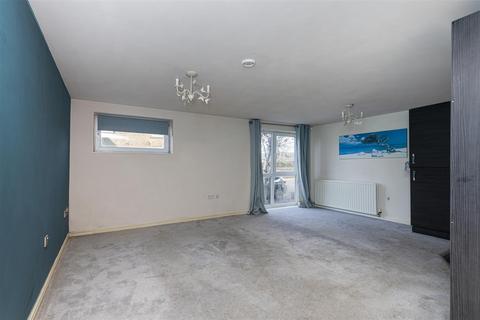 2 bedroom apartment for sale, Halifax Road, Huddersfield HD3