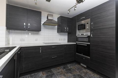 2 bedroom apartment for sale, Halifax Road, Huddersfield HD3