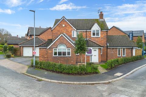 Deacons Close, Croft, WA3