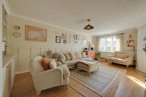 3 bedroom semi-detached house for sale, Batt Street, Burgess Hill, RH15