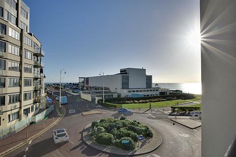 3 bedroom flat for sale, Egerton Road, Bexhill-On-Sea