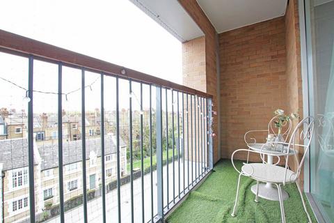 1 bedroom flat to rent, Battersea Park Road, London SW11