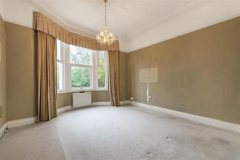 undefined, Upper Richmond Road, London