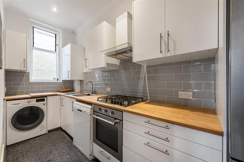 1 bedroom flat to rent, Upper Richmond Road, London
