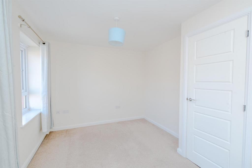 23, Hallum Way, Hednesford, Cannock, WS12 4 TX (7 o