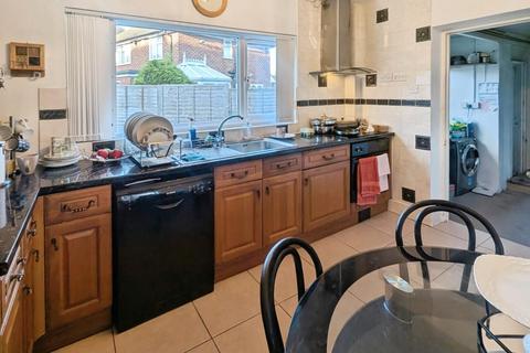 4 bedroom house to rent, Solihull Road, Shirley, Solihull B90 3LQ