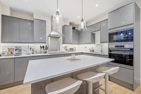 undefined, Iveley Road, London, SW4