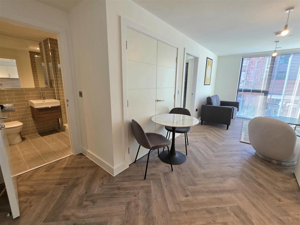 Bathroom/Living Area