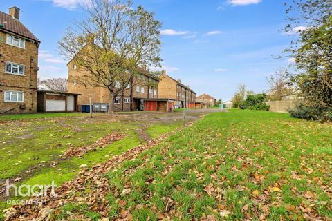1 bedroom flat for sale, Rainham Road South, Dagenham