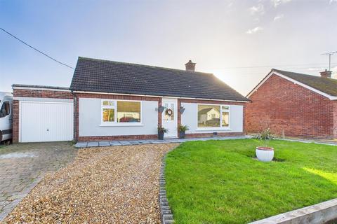2 bedroom detached bungalow for sale, Burtontyne Avenue, Dereham
