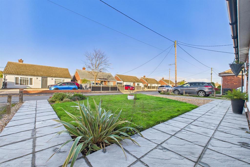 Front Garden.jpg