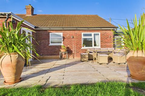 2 bedroom detached bungalow for sale, Burtontyne Avenue, Dereham